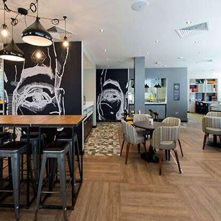 Premier Inn Epsom Town Centre Eksteriør bilde