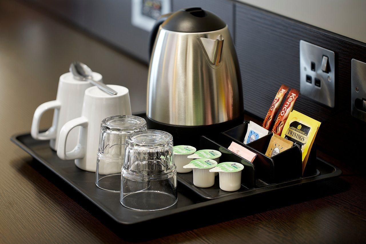 Premier Inn Epsom Town Centre Eksteriør bilde