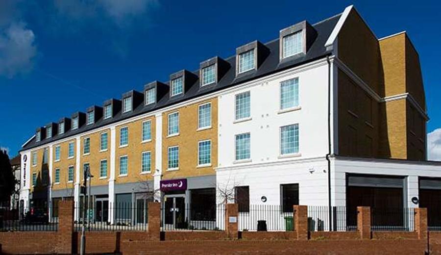 Premier Inn Epsom Town Centre Eksteriør bilde