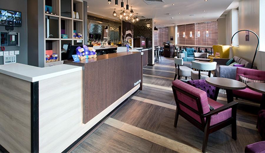 Premier Inn Epsom Town Centre Eksteriør bilde